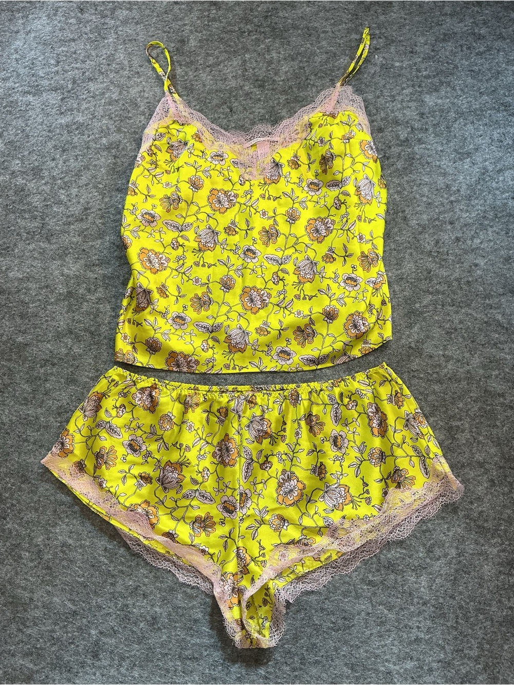 Victoria’s Secret Yellow Floral Lace Trim Cami & Short Sleepwear Set Size XL
